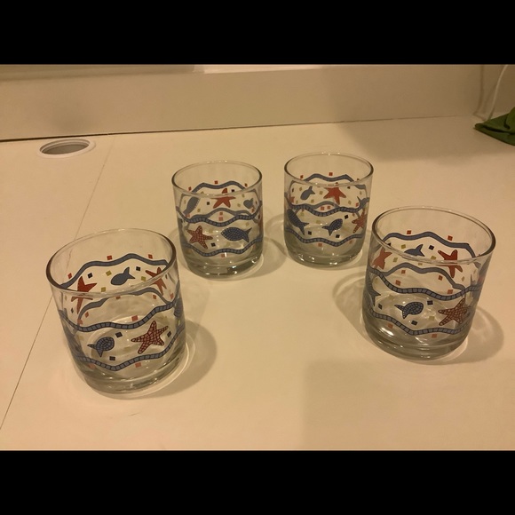 4/Decorative Juice Glasses - Picture 3 of 3